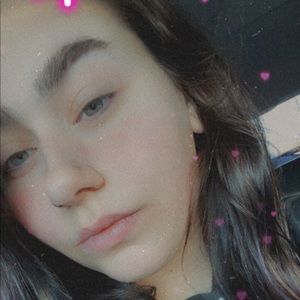 Meet your Posher, Cassandra